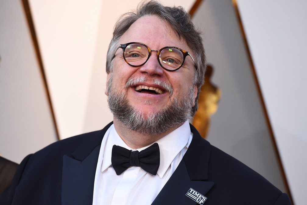 O diretor Guillermo del Toro, indicado ao prêmio de Melhor Diretor, no tapete vermelho do Oscar 2018 (Foto: Jordan Strauss/Invision/AP)