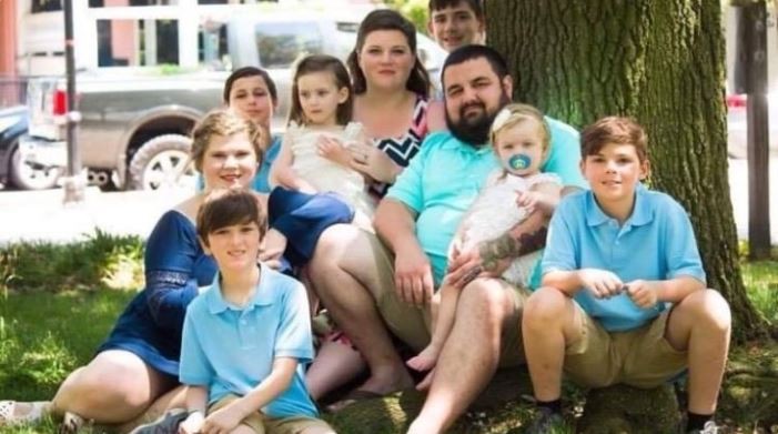 Ashley Bennett deixou o marido e 10 filhos (Foto: Reprodução/GoFundMe)