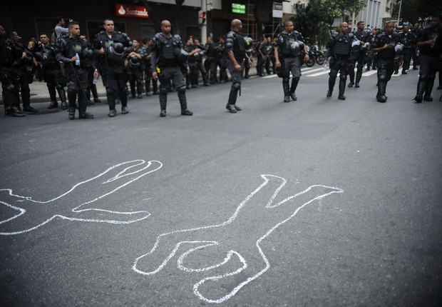 Protesto contra a violência no Rio de Janeiro (Foto: Fernando Frazão/Agência Brasil)