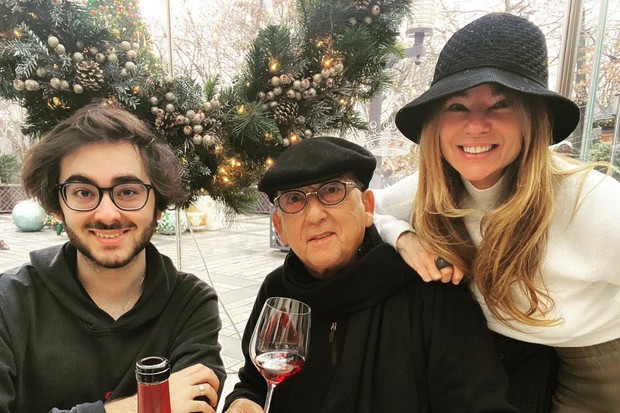 Luca Bueno, Galvão Bueno e Desirée Soares aproveitam almoço em Nova York (Foto: Reprodução/Instagram)