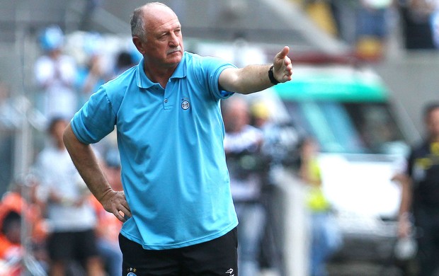 OFF - Lédio Carmona elogia postura de Felipão ao defender Fred de críticas