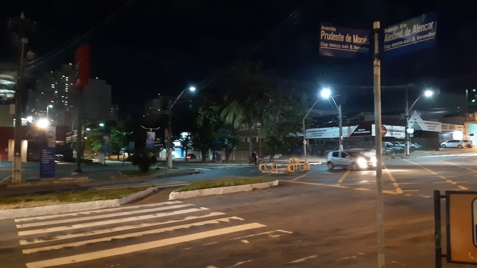 Cruzamento das avenidas Prudente e Morais e Alexandrino de Alencar em Natal — Foto: Sérgio Henrique Santos/Inter TV Cabugi