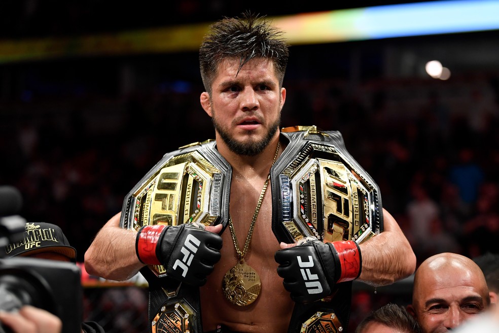 Henry Cejudo: campeão olímpico de wrestling e campeão de duas categorias de peso no UFC em 2019 — Foto: Getty Images
