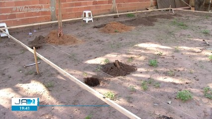 Amigos trabalham para ajudar gari a construir a casa própria; confira a história