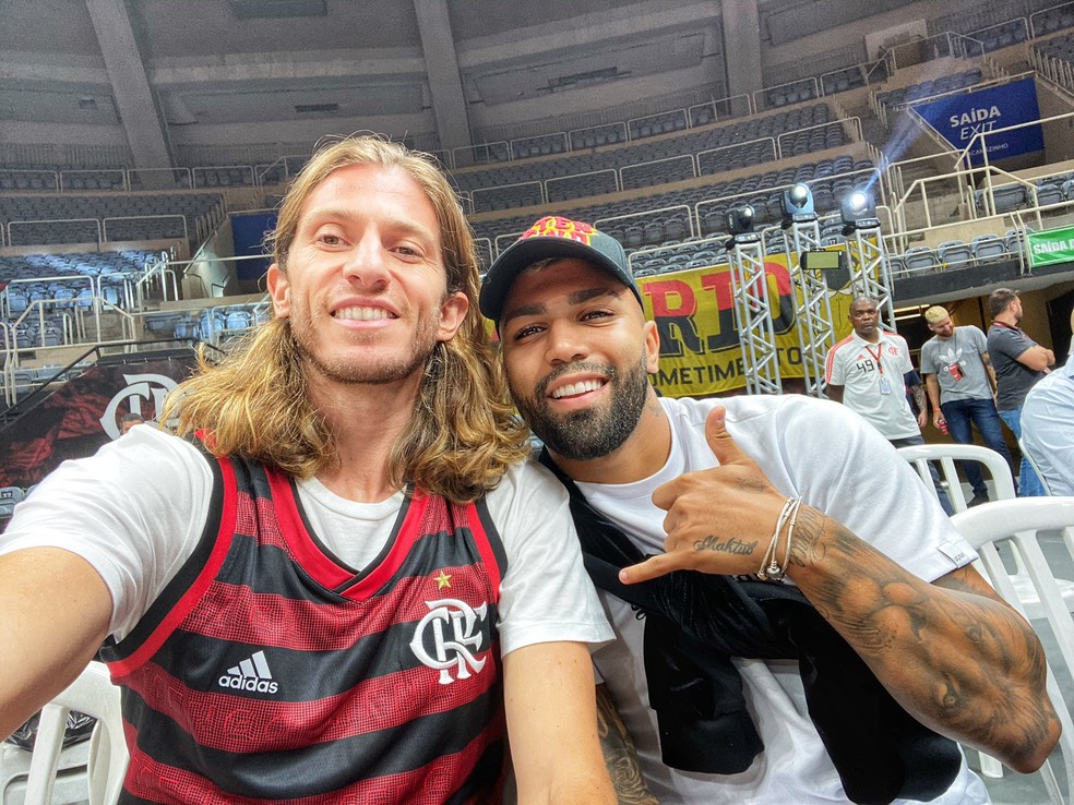 Gabigol e Filipe Luis estão relacionados — Foto: Twitter/Flamengo