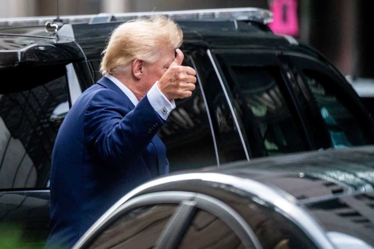 Documentos levados por Trump de Casa Branca eram secretos, diz jornal