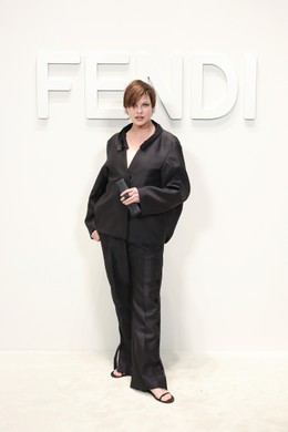 Semana de Moda de Milão começa com Bella Hadid em desfile da Fendi, jogos  de moda desfile 