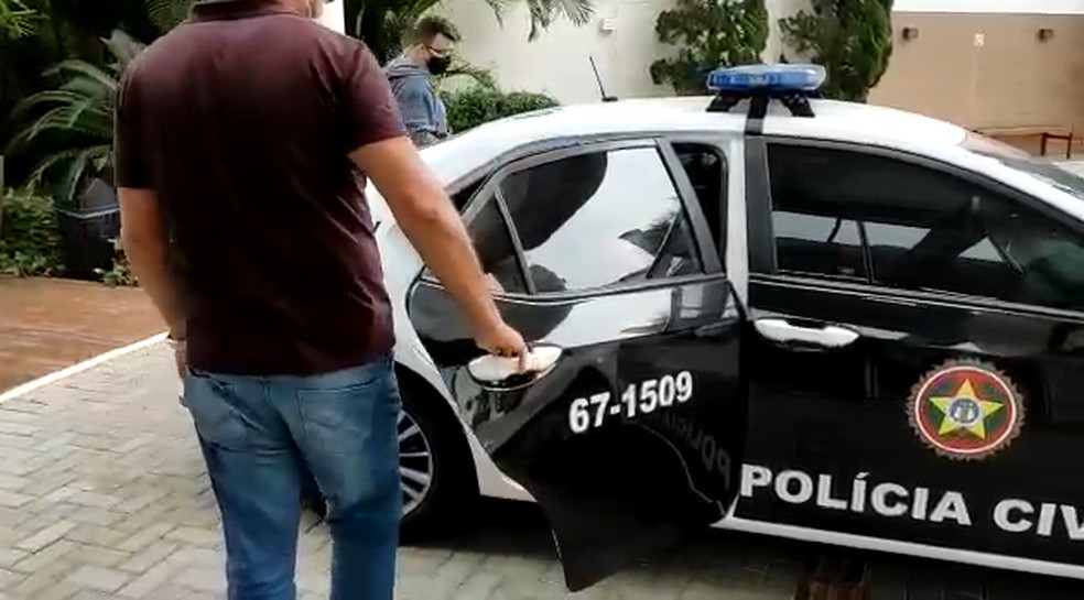 Prisão ocorreu nesta manhã de terça-feira, segundo a Polícia Civil — Foto: DCAV/Divulgação