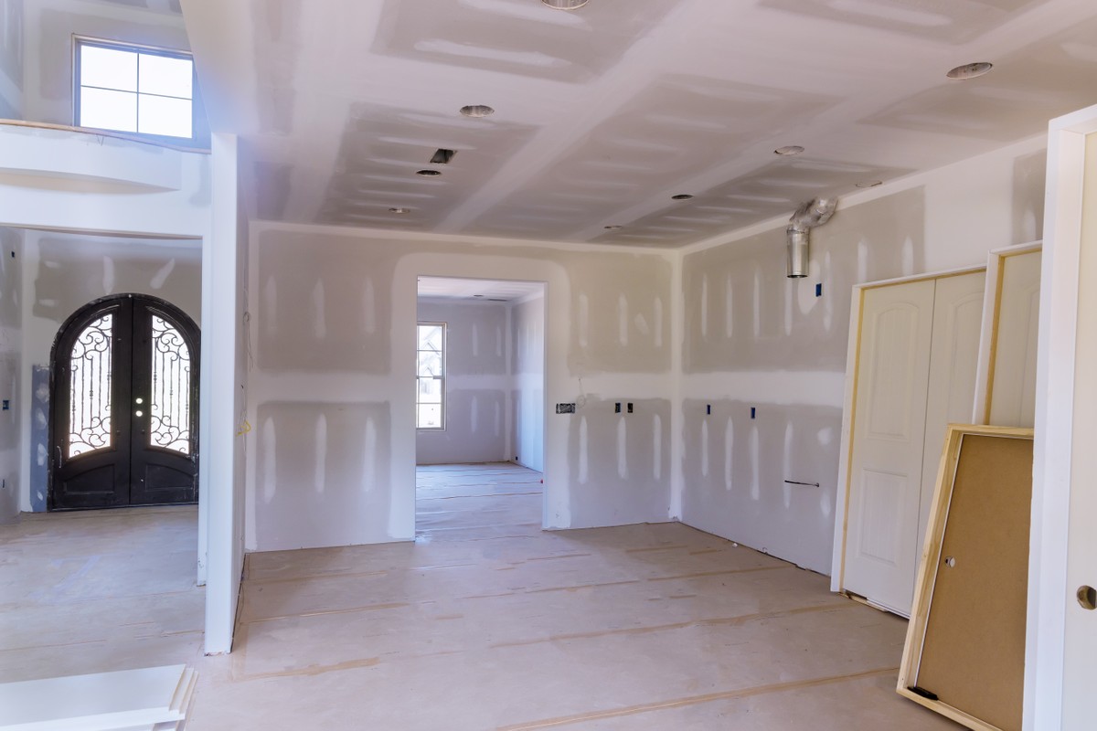 Drywall: saiba mais sobre esse material e como reformar por conta