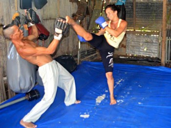 Sombra e Dria Sombra treinam para Náuas Combat de MMA (Foto: Adelcimar Carvalho/G1)