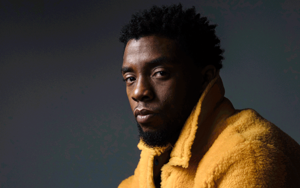 Boseman posa para foto em Nova York para promover ‘Pantera Negra’. — Foto: Victoria Will / Invision / Arquivo / AP Photo
