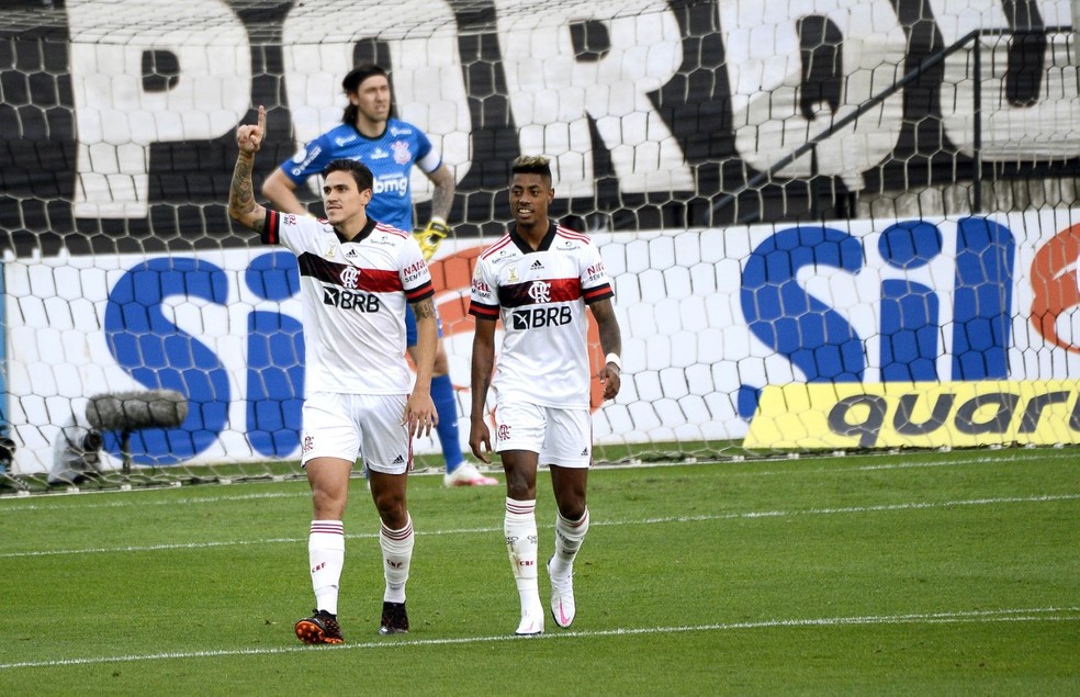 Bruno Henrique na partida contra o Corinthians — Foto: Marcos Ribolli