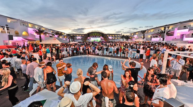 Resorts de Ibiza terão que repensar modelo de vendas de bebidas (Foto: Reprodução)