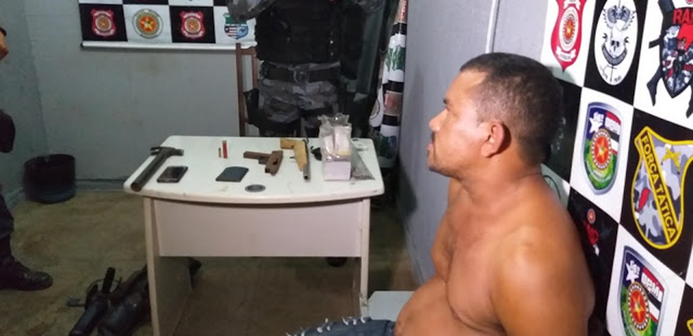 Milton Silva Oliveira foi preso por ser suspeito fe fabricar arma caseira para membros de uma facção criminosa em Imperatriz — Foto: Divulgação/Polícia