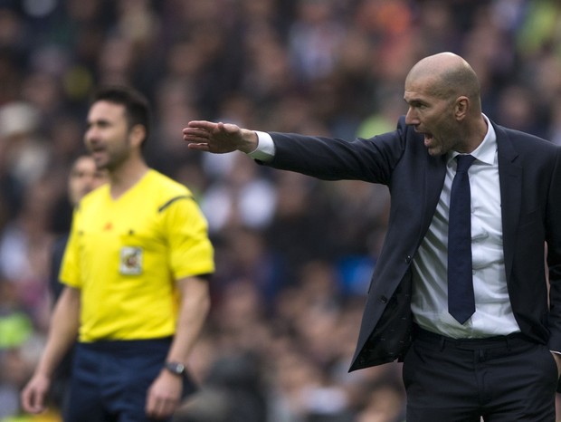 Zidane no comando do Real Madrid (Foto: Getty Images)