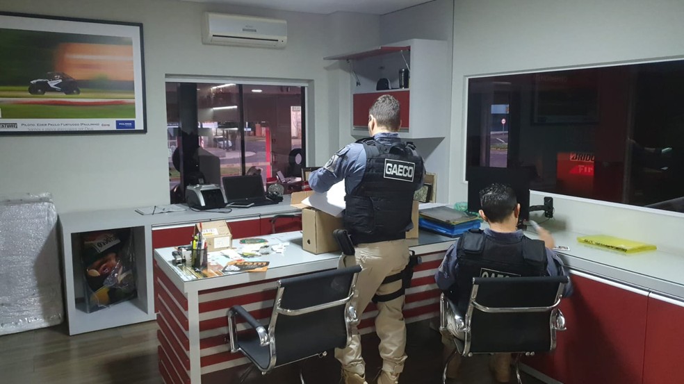 Policial militar rodovi&aacute;rio e empres&aacute;rio s&atilde;o presos suspeitos de envolvimento em esquema de propina no noroeste do Paran&aacute; &mdash; Foto: Divulga&ccedil;&atilde;o/MP-PR