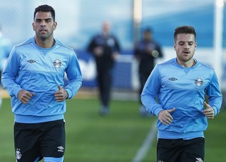 Maicon e Ramiro ajustam dupla 90% no Grêmio para evitar estilo chato