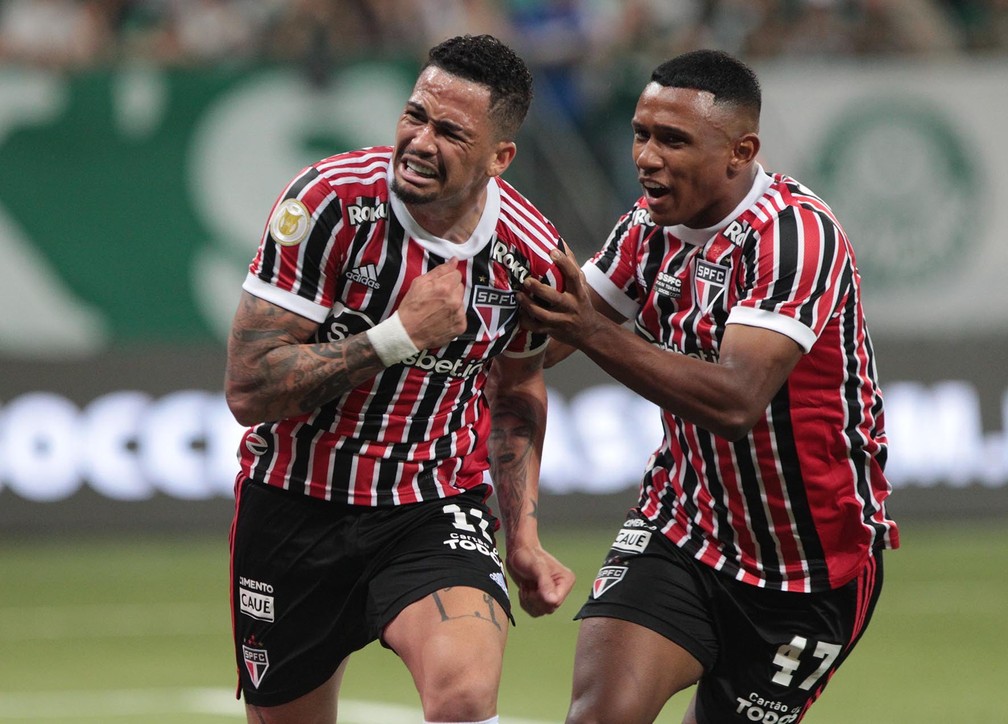 Luciano comemora gol do São Paulo contra o Palmeiras — Foto: Rubens Chiri/saopaulofc.net
