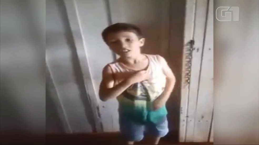 Pedro Gabriel fez apelo na rede social da mãe para recuperar cartão — Foto: Reprodução