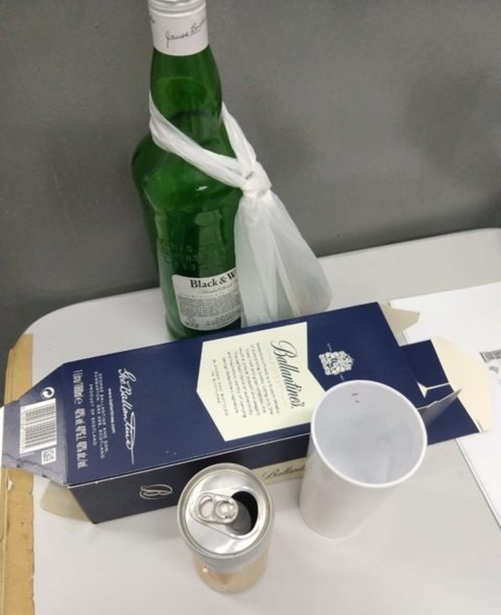 Após o atropelamento, a polícia encontrou bebidas dentro do carro do condutor — Foto: Divulgação/Polícia Civil