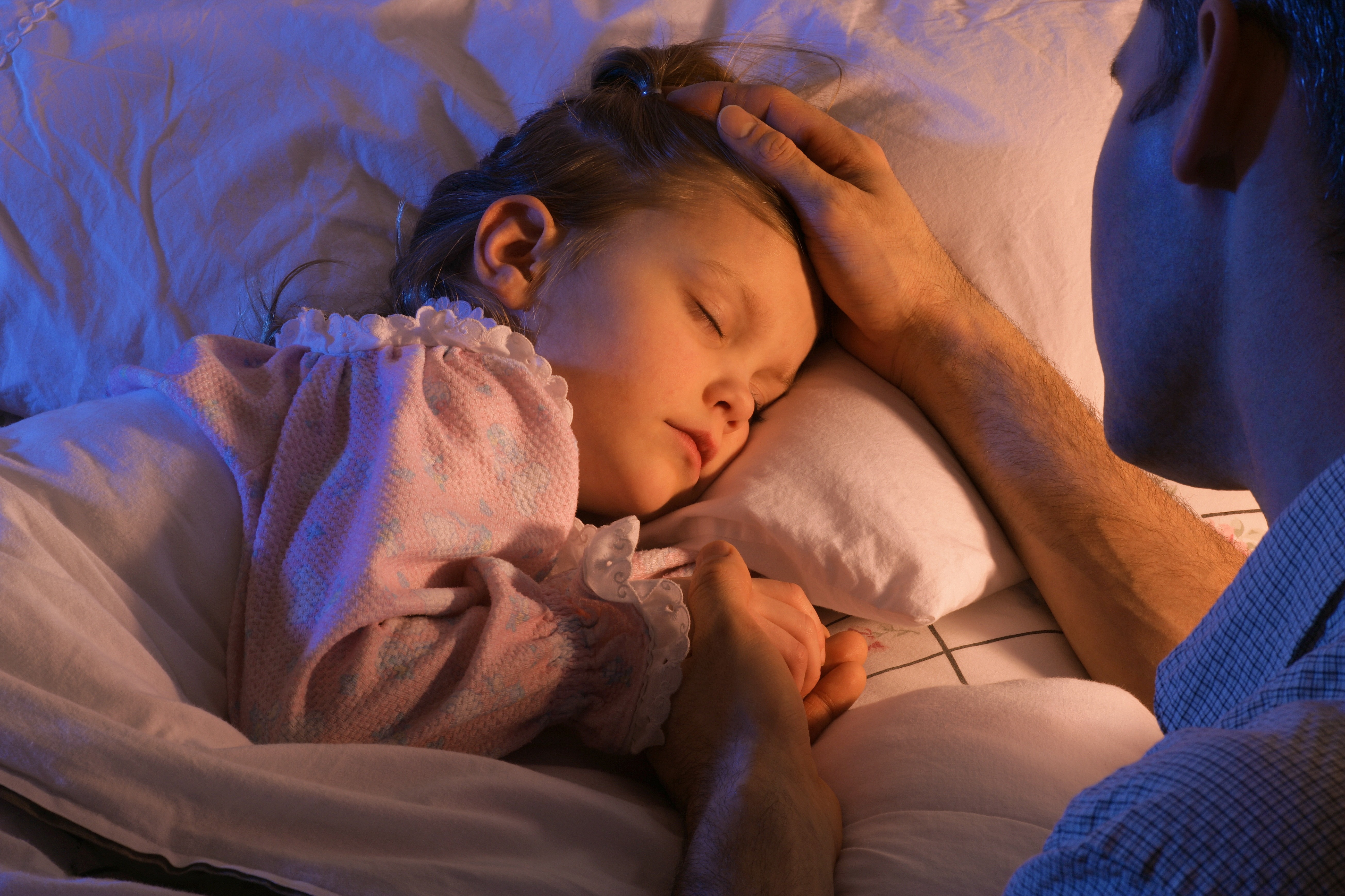 Sleep Talk consiste em falar com os pequeno durante o sono REM (Foto: Getty)