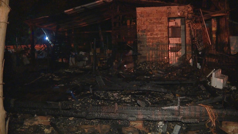 Polícia investiga incêndio de homem que está desaparecido, em Sapucaia do Sul — Foto: Reprodução/RBS TV