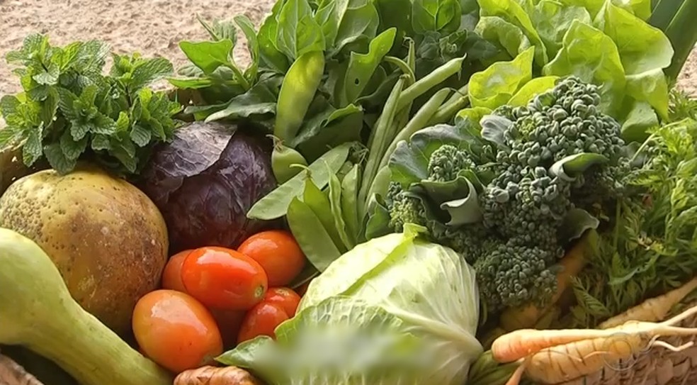 Vendas de alimentos que aumentam imunidade crescem no inverno na região de Itapetininga — Foto: Reprodução/TV TEM