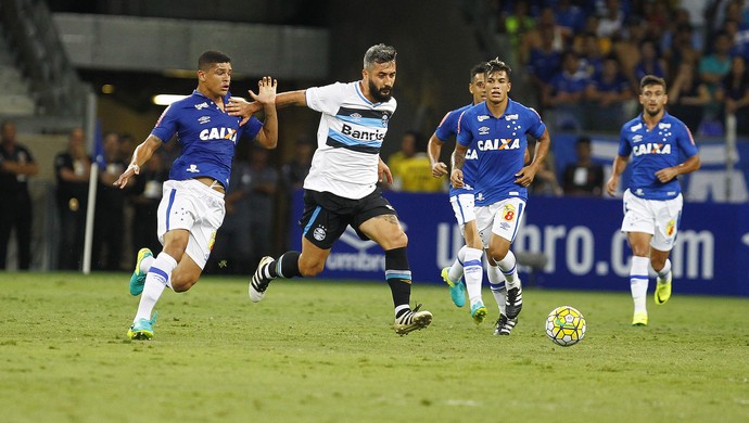 Grêmio vibra com vantagem enorme, mas evita relaxar para jogo da volta