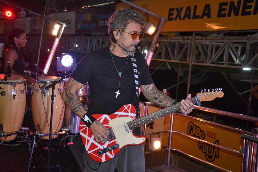 Tuca Fernandes tocando no Cabofolia 2022 — Foto: Divulgação/Excess Produções