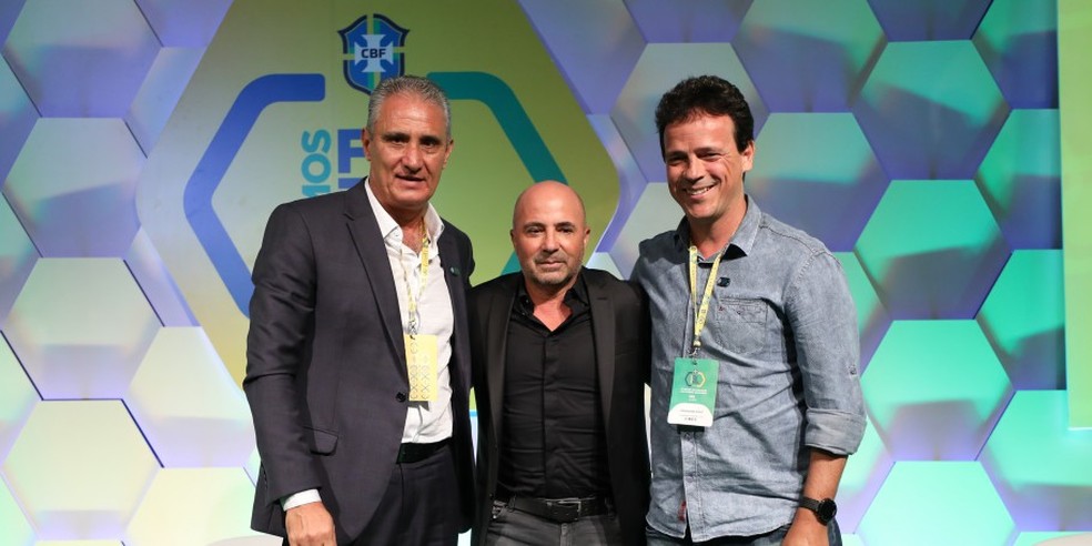 Tite, Sampaoli e Fernando Diniz em palestra na CBF &mdash; Foto: Lucas Figueiredo/CBF