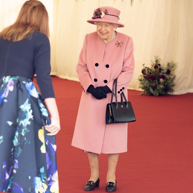 Rainha Elizabeth II faz seu primeiro evento presencial pós quarentena (Foto: Getty Images)