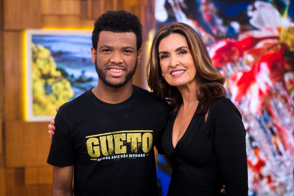 Confira a galeria de fotos do 'Encontro' com Georgiana ...