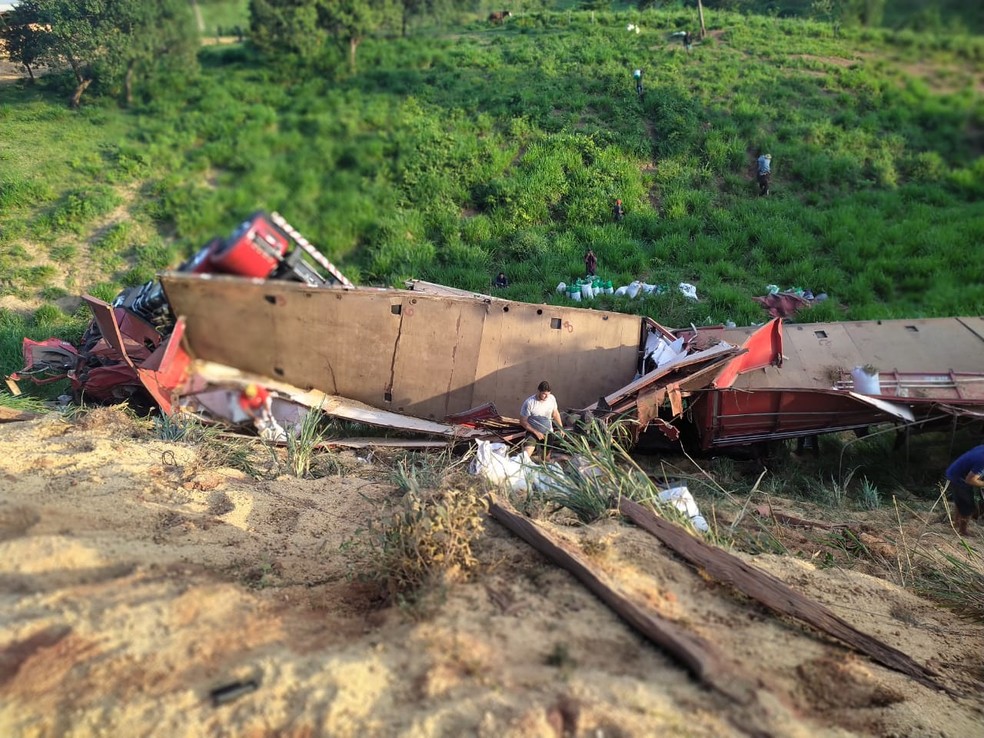 Acidente aconteceu entre os municípios de Jenipapo dos Vieiras e Barra do Corda, no MA. — Foto: Divulgação/PRF