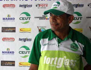 Zé Ribas, treinador do time de futsal do Ceut  (Foto: Josiel Martins)