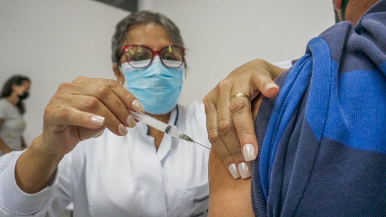 Bertioga passa a exigir comprovante de vacinação contra a Covid-19 de servidores públicos