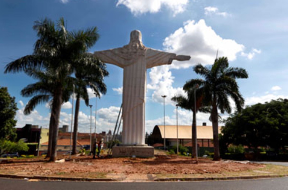 Estátua do Cristo Redentor é reformada em Rio Preto São