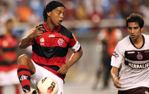 Ronaldinho Flamengo x Lanús (Foto: Maurício Val / Vipcomm)