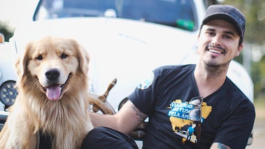 Shurastey: relembre a relação do cão viajante com o tutor Jesse Koz