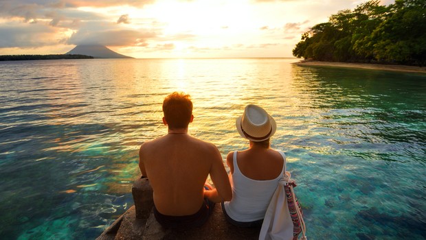 Férias - descanso - rede - folga - relaxar - descansar - praia - casal - felicidade - paz (Foto: Thinkstock)