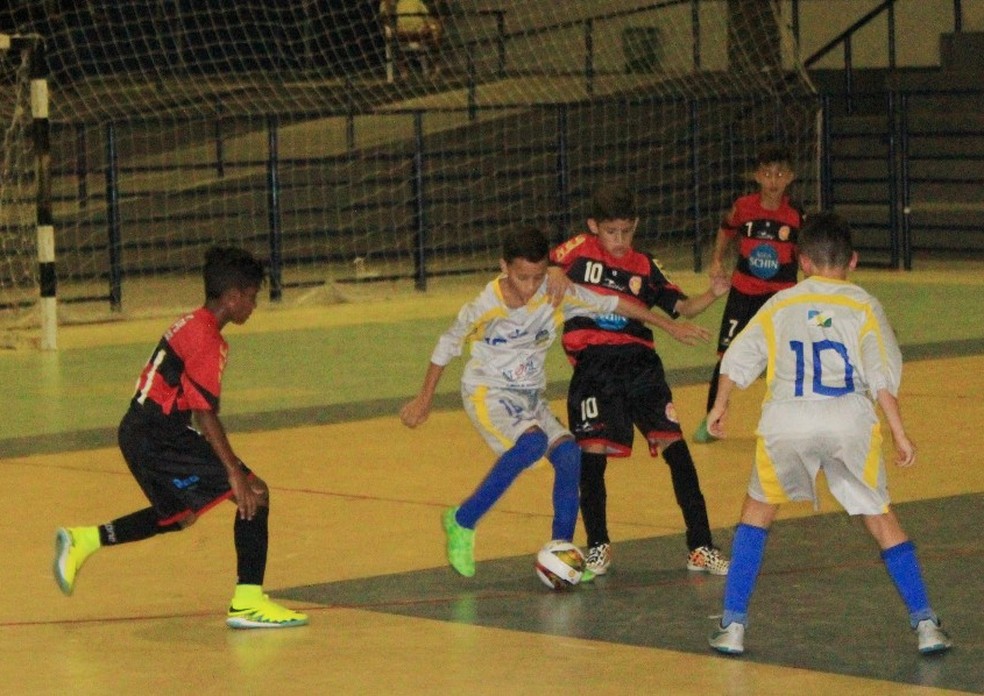 Constelação e Tiradentes avançam para a fase semifinal com as duas melhores campanhas da primeira fase (Foto: Imagem/Tércio Neto)