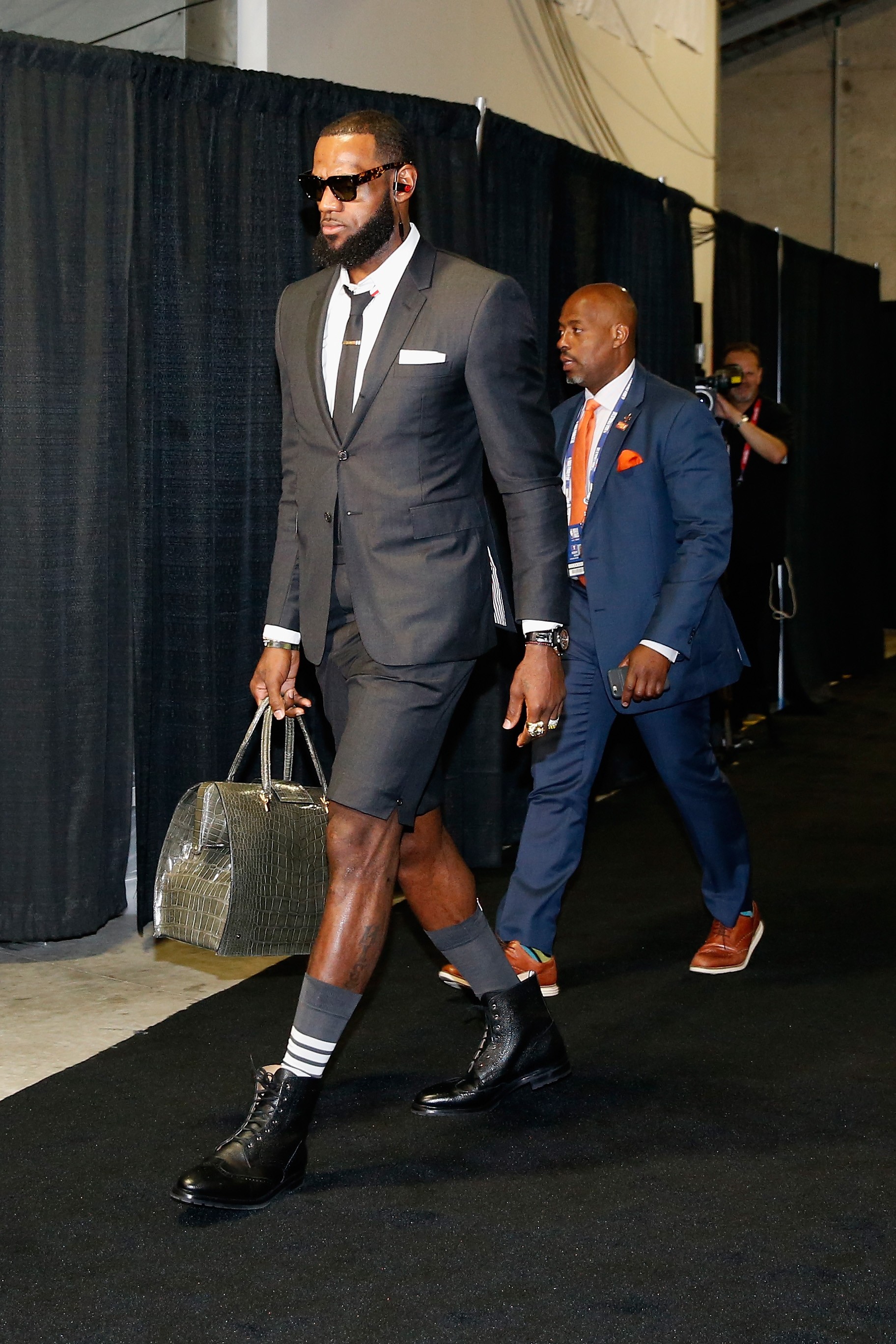 OAKLAND, CA - MAY 31:  LeBron James #23 of the Cleveland Cavaliers arrives for Game 1 of the 2018 NBA Finals at ORACLE Arena on May 31, 2018 in Oakland, California. NOTE TO USER: User expressly acknowledges and agrees that, by downloading and or using thi (Foto: Getty Images)