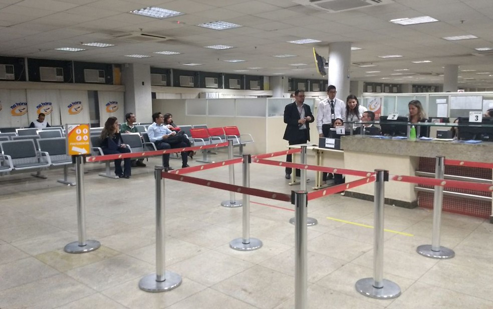 Infiltração suspende serviços do 'Na Hora' da Rodoviária do Plano Piloto Distrito Federal G1