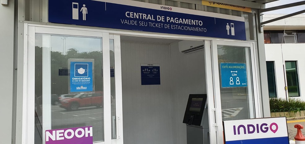 Novo sistema de cobrança de estacionamento no Parque Ibirapuera, com tarifa diária de R$ 11 nos dias de semana e R$ 13 aos finais de semana e feriados. — Foto: Marina Pinhoni/g1