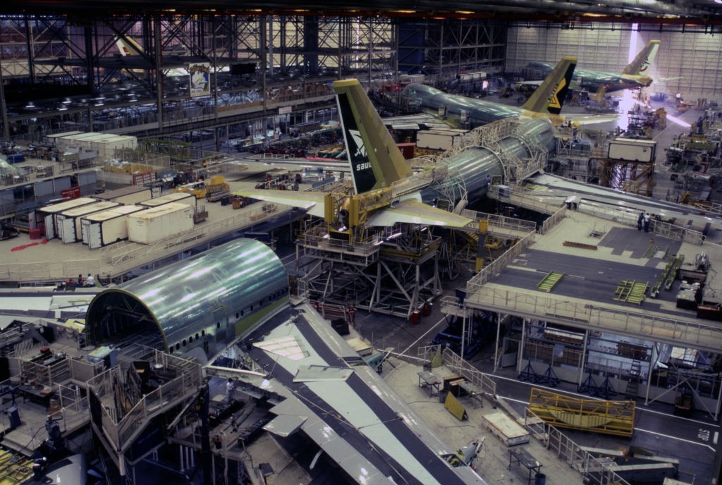 Un atelier d'assemblage des Boeing 747 à Seattle en mars 1981, USA. (Photo by Francois LOCHON/Gamma-Rapho via Getty Images) (Foto: Gamma-Rapho via Getty Images)