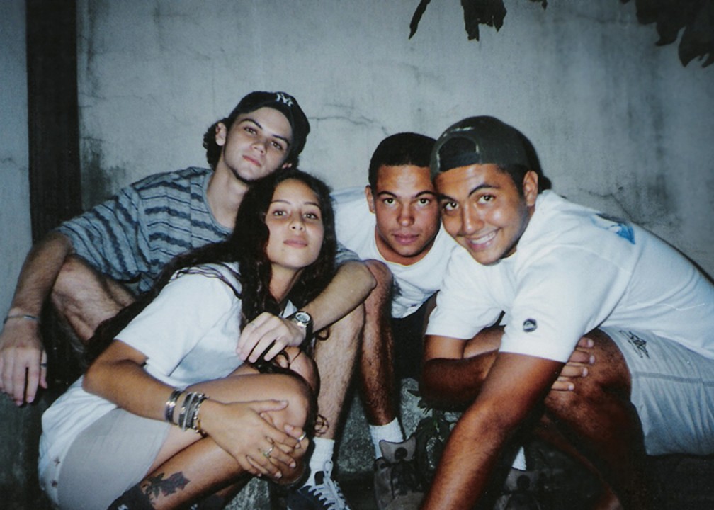 Pitty com os colegas da banda Inkoma, quando ela tinha 17 anos — Foto: Divulgação
