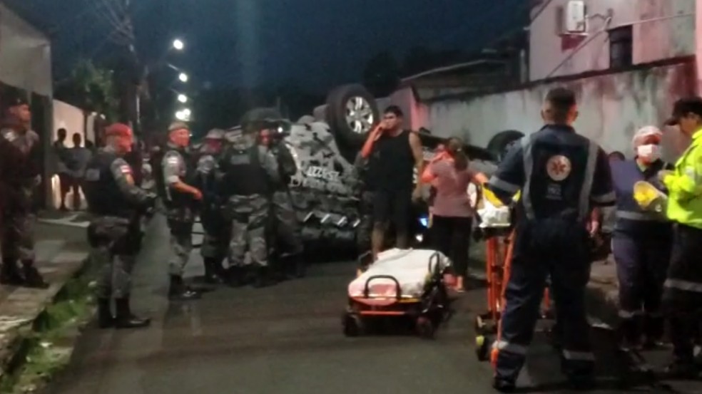 Segundo a polícia, o acidente aconteceu por volta das 18h. — Foto: Divulgação 