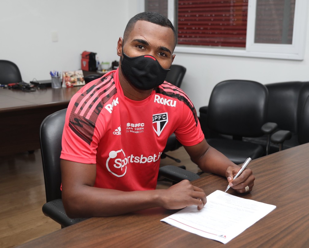 OPINIÃO: 'Nikão é uma boa, mas São Paulo tem camisa difícil de vestir'