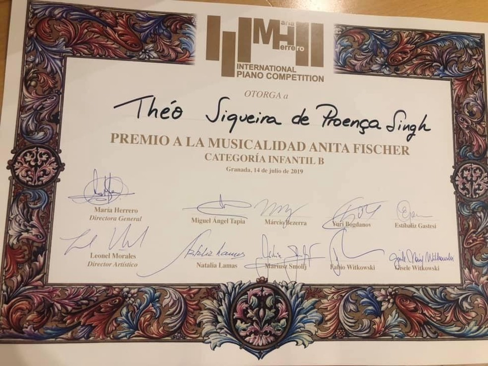 Brasileiro ganhou prêmio de musicalidade na Espanha — Foto: Arquivo Pessoal/Adriane Singh