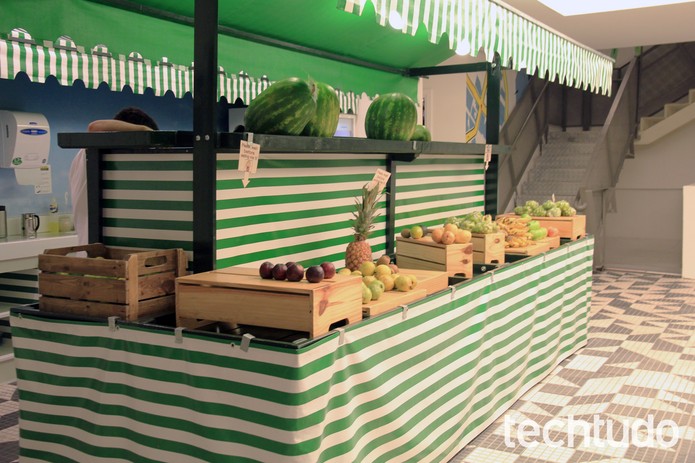 No detalhe, barraca com frutas e jeitinho de feira no Google Brasil (Foto: Isadora Díaz/TechTudo)