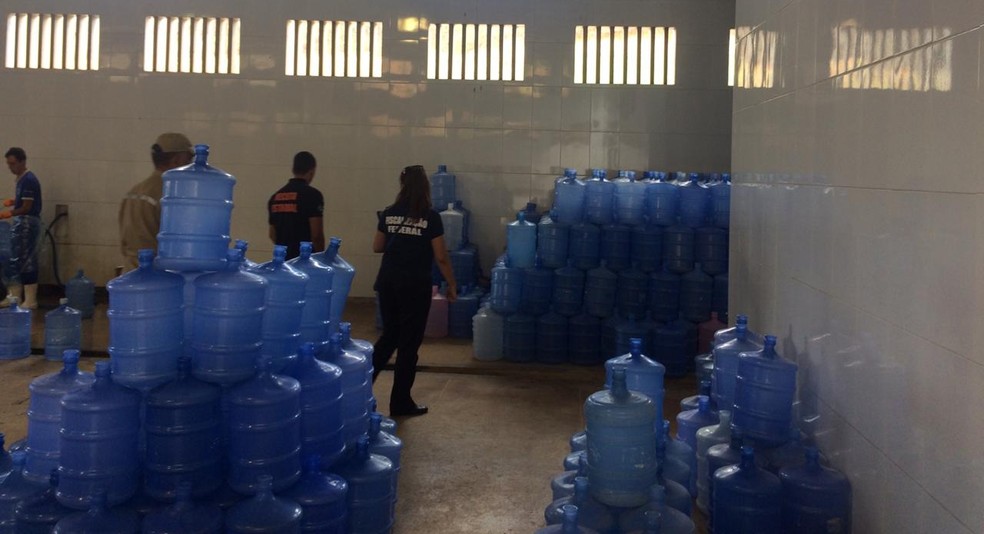 OperaÃƒÂ§ÃƒÂ£o fecha 15 fÃƒÂ¡bricas de ÃƒÂ¡gua e prende 8 pessoas, na PB Ã¢â‚¬â€ Foto: MPPB/DivulgaÃƒÂ§ÃƒÂ£o